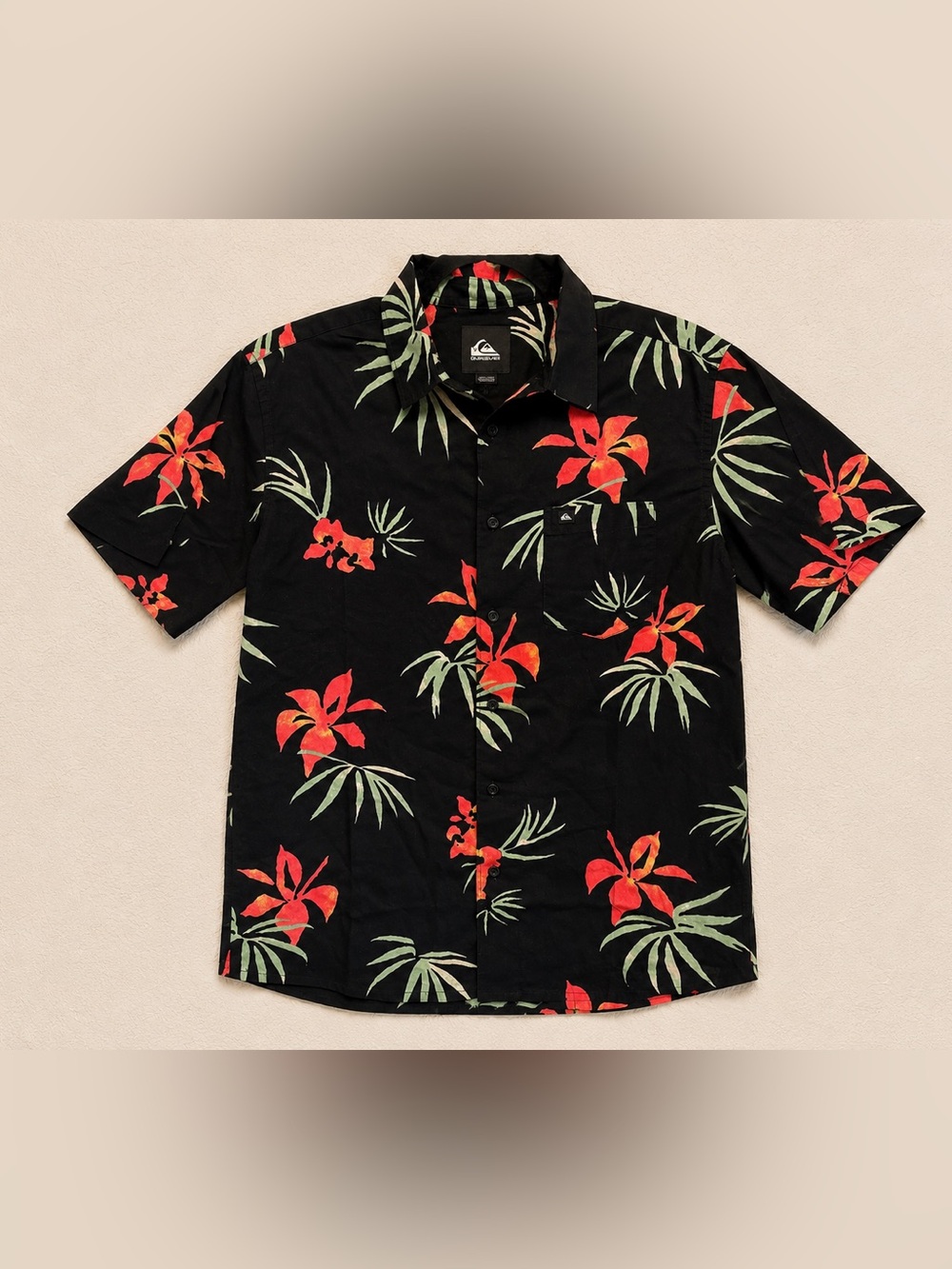 Quiksilver Hawaiian Button Up Shirt Men’s S Black Floral Tropical Short Sleeve